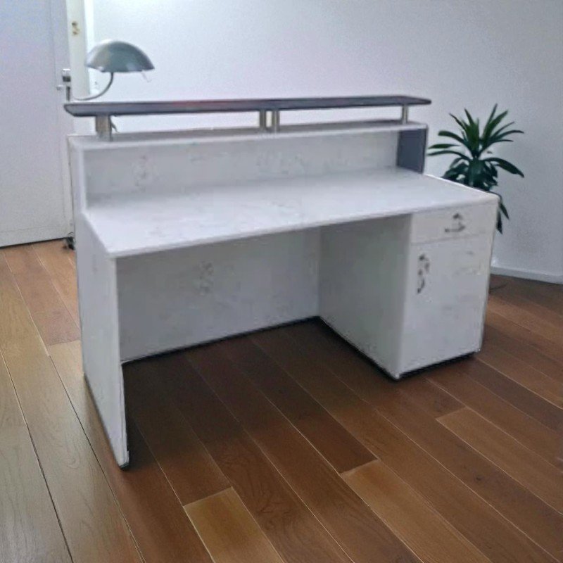 Bàn quầy thu ngân tích hợp ngăn kéo khóa