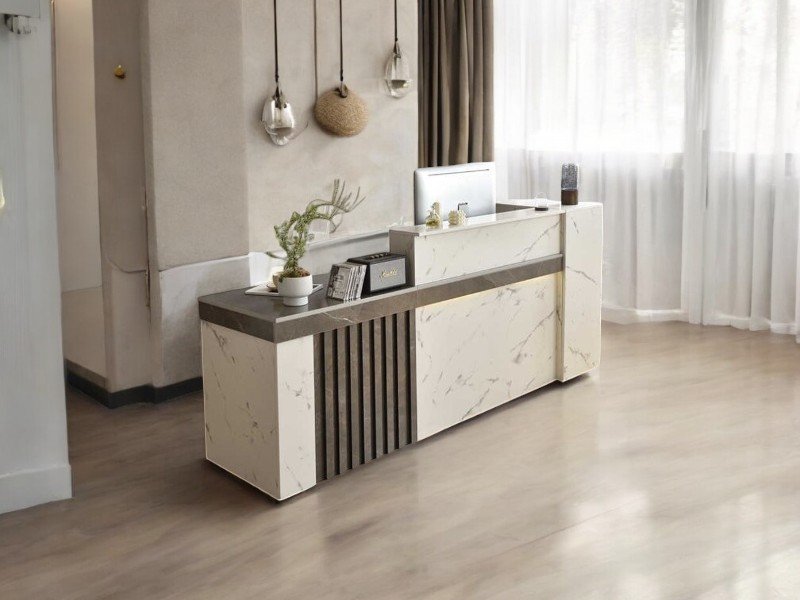 Quầy lễ tân tại quận 7 sang trọng hiện đại