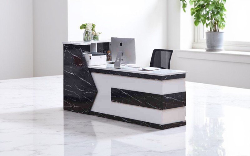 Quầy lễ tân chữ L tiết kiệm diện tích dễ bố trí