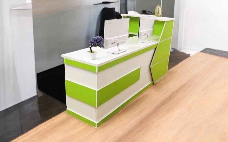 Lợi ích khi sử dụng quầy tiếp tân gỗ cho doanh nghiệp hiện đại