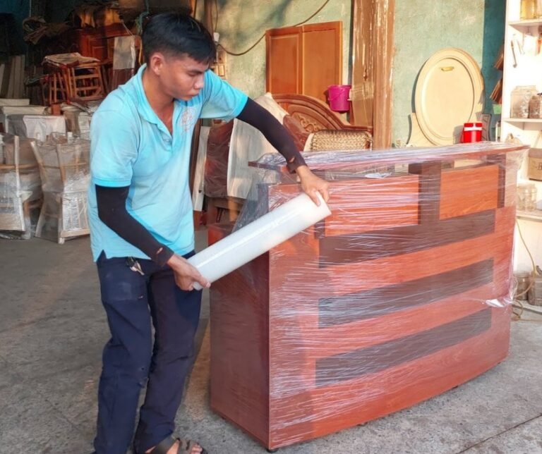 Quầy lễ tân cửa hàng