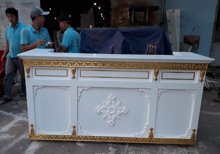 Quầy tiếp tân sang trọng